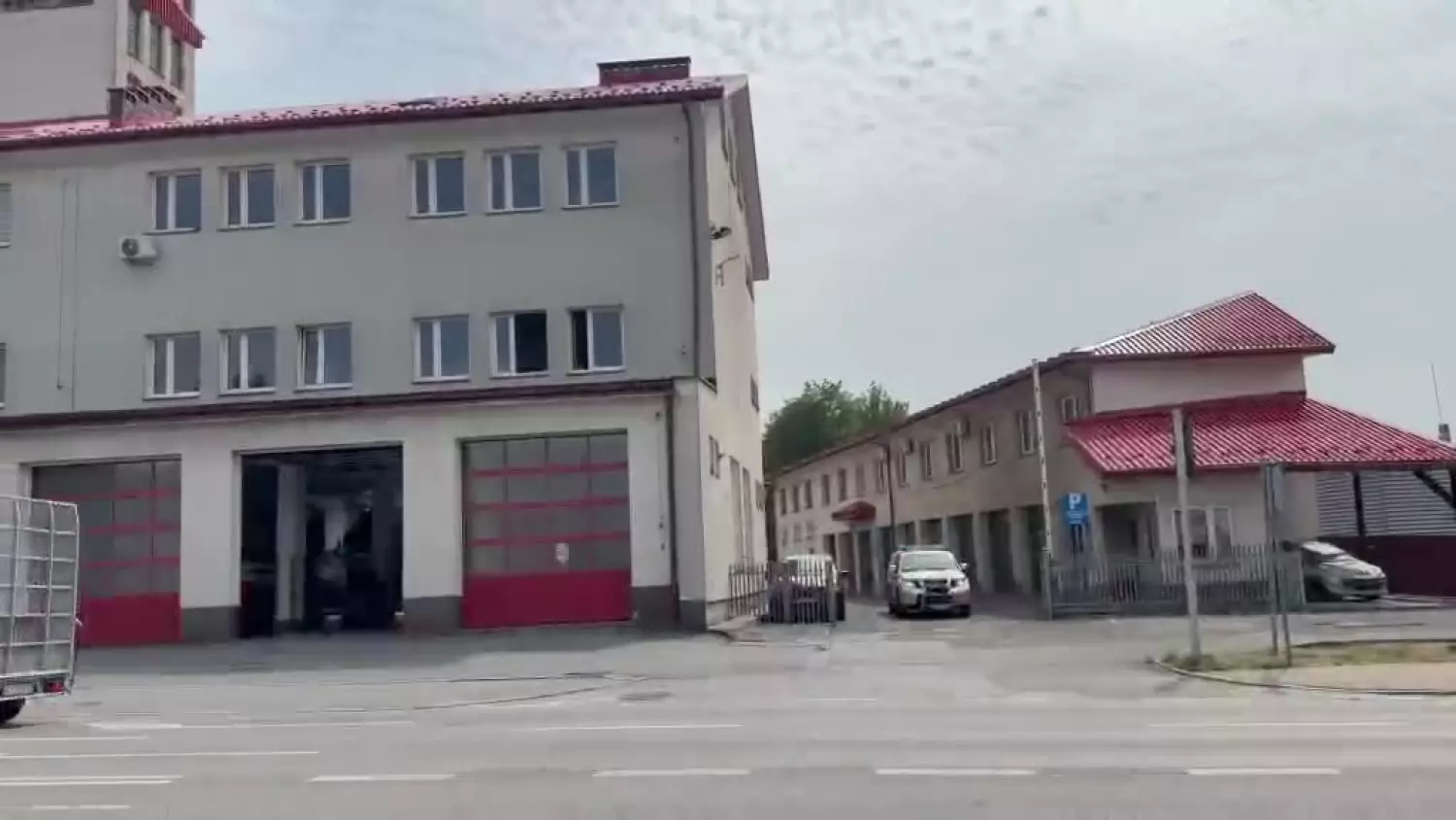 b5c5f92d-aa59-4900-849b-2ac04c1d976b.mp4